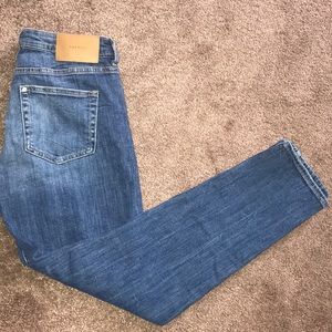 H&M Girlfriend Fit Jeans Never Worn